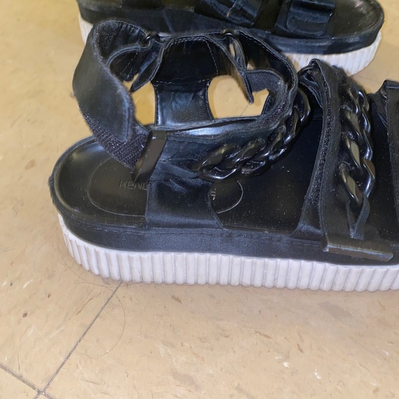 Kyle and Kendal platform chain sandals - Picture 3 of 7